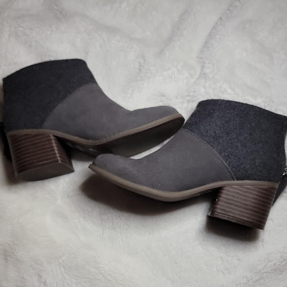 Women's Gray Ankle Boots